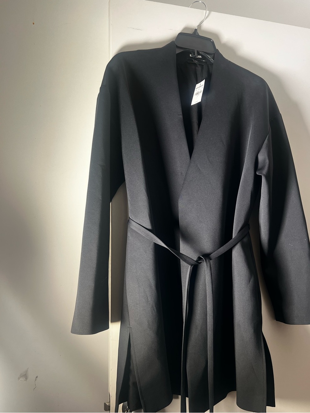 Black Belted Open-Front blazer/ Coat - EXPRESS        size-Large